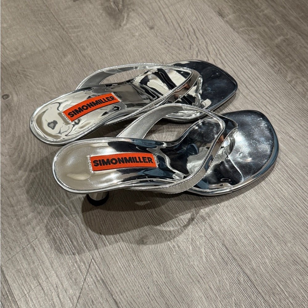 Simon Miller Beep Thongs in Silver - Picture 2 of 5